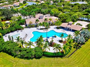 4422 Laurel Pl, Weston FL 33332