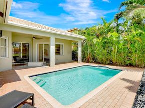 4422 Laurel Pl, Weston FL 33332