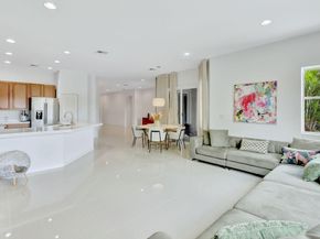 4422 Laurel Pl, Weston FL 33332
