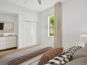 4422 Laurel Pl, Weston FL 33332