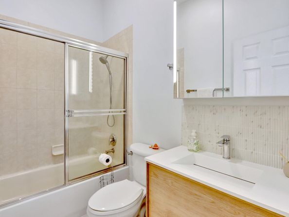 4422 Laurel Pl, Weston FL 33332