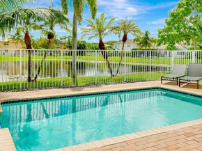 4422 Laurel Pl, Weston FL 33332