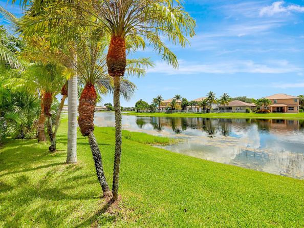 4422 Laurel Pl, Weston FL 33332