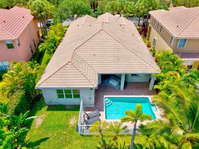 4422 Laurel Pl, Weston FL 33332