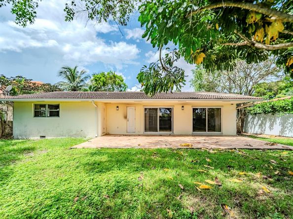 11660 Canal Dr, North Miami FL 33181