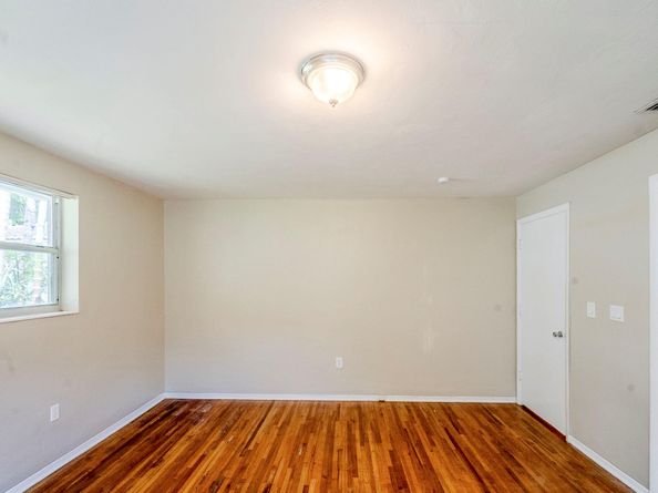 11660 Canal Dr, North Miami FL 33181