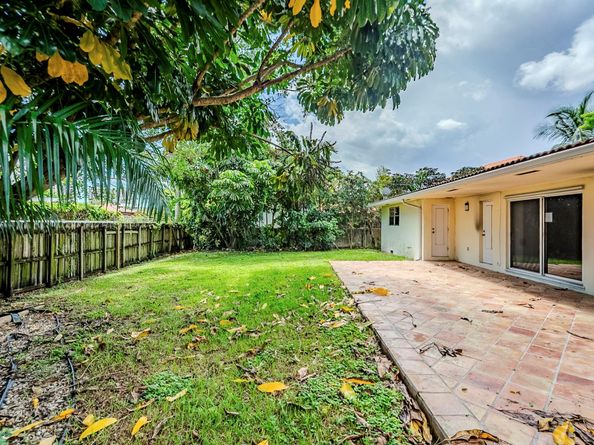 11660 Canal Dr, North Miami FL 33181