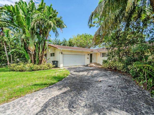 11660 Canal Dr, North Miami FL 33181