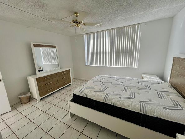 301 Croton Avenue 305, Lantana FL 33462