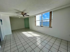 301 Croton Avenue 305, Lantana FL 33462