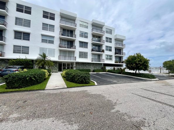 301 Croton Avenue 305, Lantana FL 33462