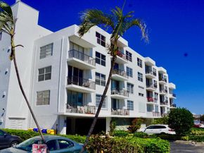301 Croton Avenue 305, Lantana FL 33462