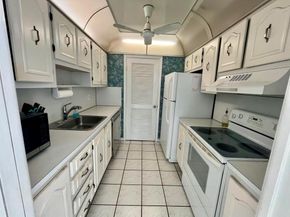 301 Croton Avenue 305, Lantana FL 33462