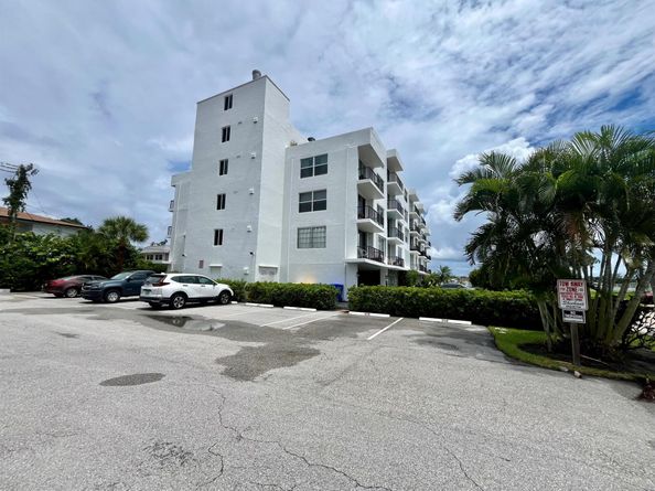 301 Croton Avenue 305, Lantana FL 33462