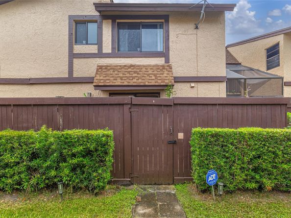 2051 Bayberry Dr 2051, Pembroke Pines FL 33024
