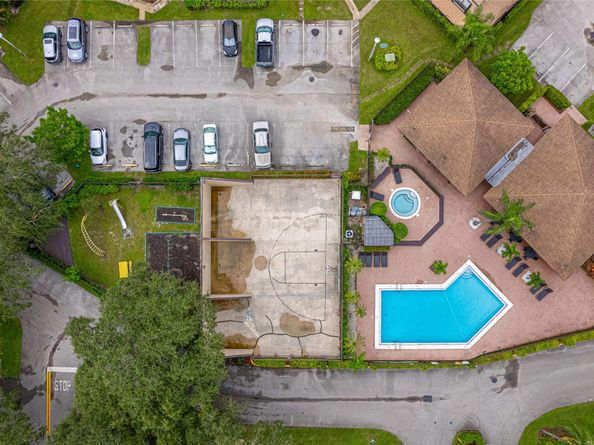 2051 Bayberry Dr 2051, Pembroke Pines FL 33024
