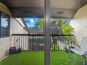2051 Bayberry Dr 2051, Pembroke Pines FL 33024