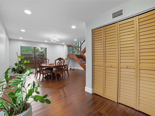 2051 Bayberry Dr 2051, Pembroke Pines FL 33024