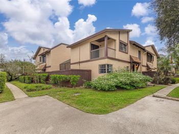 2051 Bayberry Dr