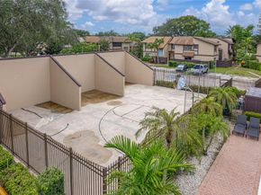 2051 Bayberry Dr 2051, Pembroke Pines FL 33024