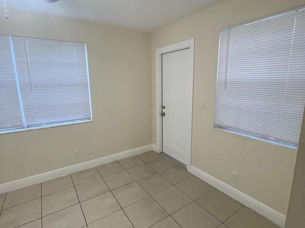 688 NW 21st St, Pompano Beach FL 33060