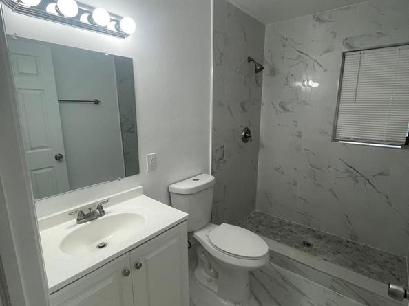 688 NW 21st St, Pompano Beach FL 33060