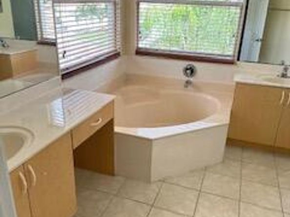 6075 Adriatic Way, Greenacres FL 33413