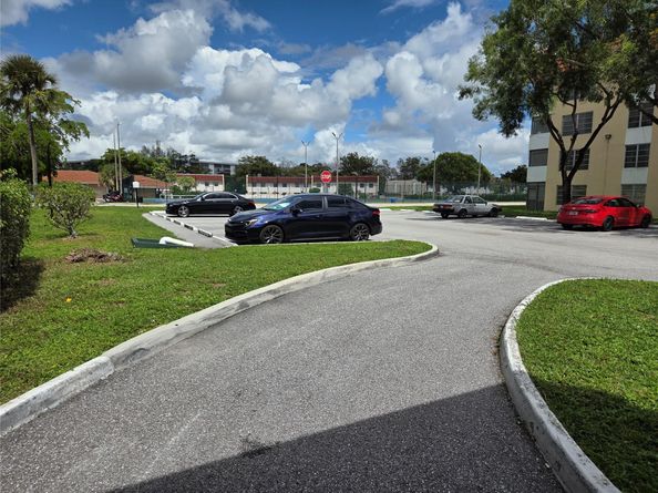 4152 Inverrary Dr 310, Lauderhill FL 33319