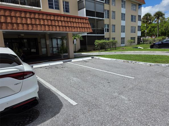 4152 Inverrary Dr 310, Lauderhill FL 33319