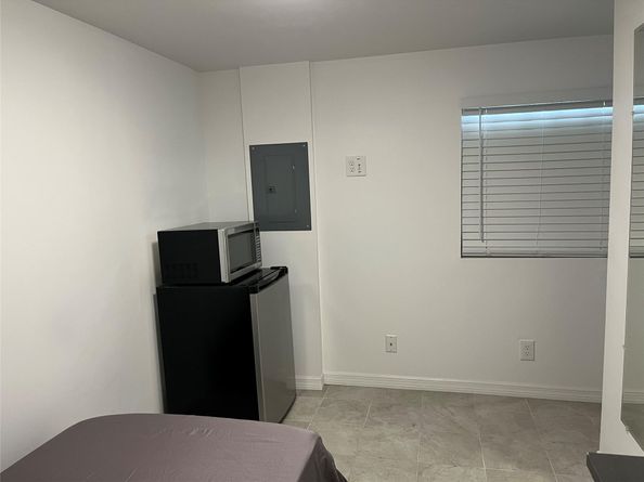 2228 SW 83rd Ter, Davie FL 33324
