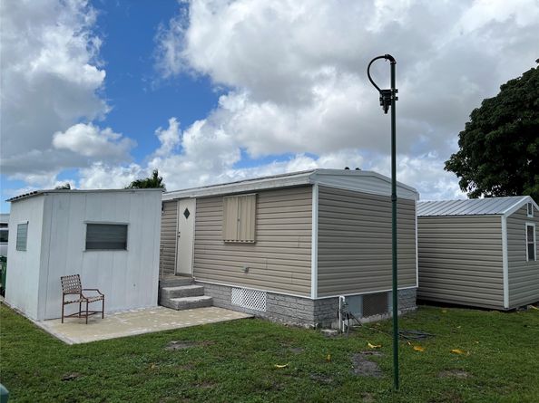 2228 SW 83rd Ter, Davie FL 33324