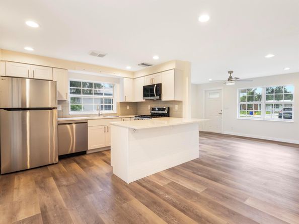 359 Garden Boulevard, Palm Beach Gardens FL 33410