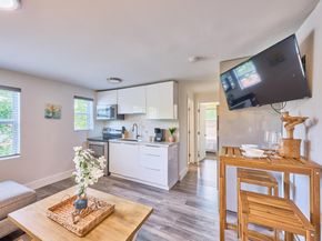 2020 Washington Street 18, Hollywood FL 33020