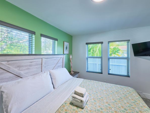 2020 Washington Street 18, Hollywood FL 33020