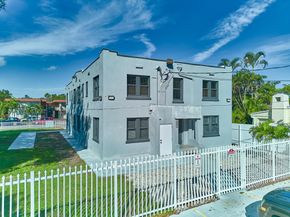 2020 Washington Street 18, Hollywood FL 33020