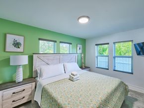 2020 Washington Street 18, Hollywood FL 33020