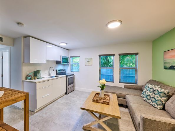 2020 Washington Street 18, Hollywood FL 33020