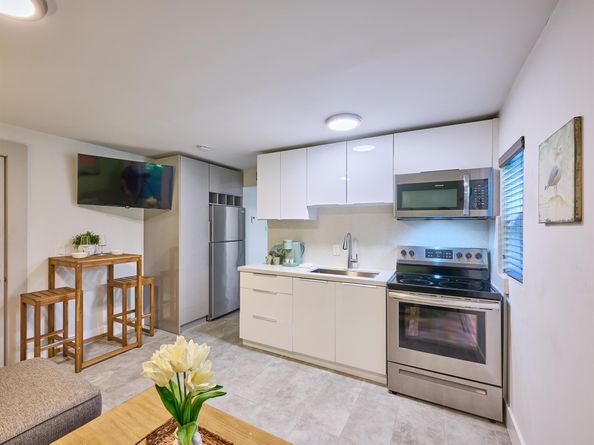 2020 Washington Street 18, Hollywood FL 33020