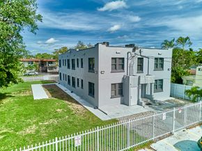 2020 Washington Street 18, Hollywood FL 33020