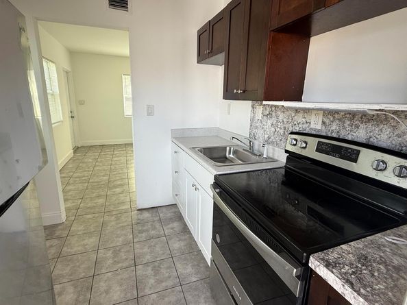 803 3rd Street, West Palm Beach FL 33401