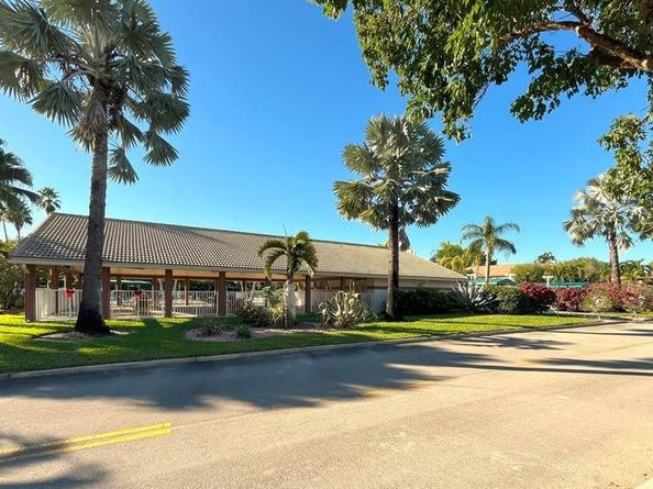 7512 N Devon Dr 210, Tamarac FL 33321