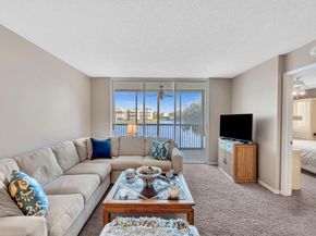 7512 N Devon Dr 210, Tamarac FL 33321