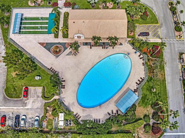 7512 N Devon Dr 210, Tamarac FL 33321