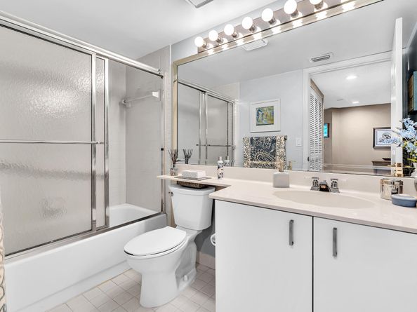 7512 N Devon Dr 210, Tamarac FL 33321