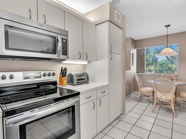 7512 N Devon Dr 210, Tamarac FL 33321