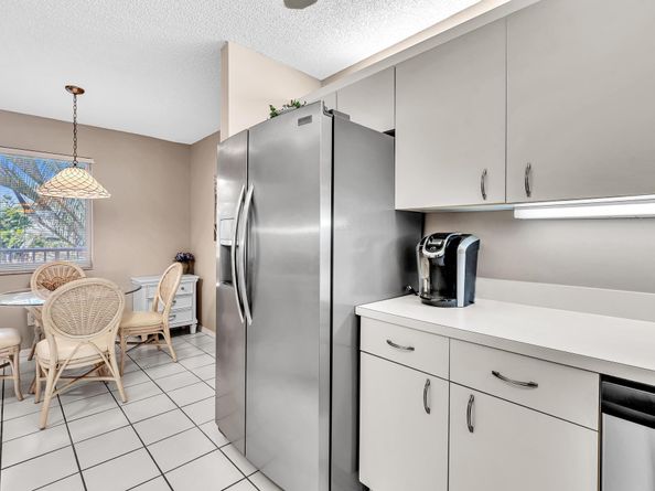 7512 N Devon Dr 210, Tamarac FL 33321