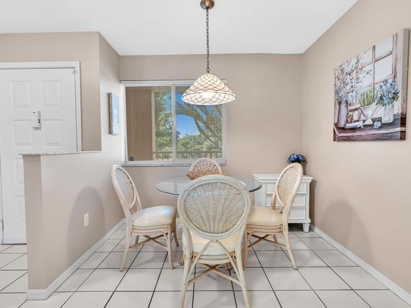 7512 N Devon Dr 210, Tamarac FL 33321