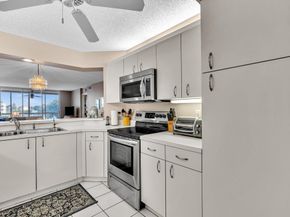 7512 N Devon Dr 210, Tamarac FL 33321