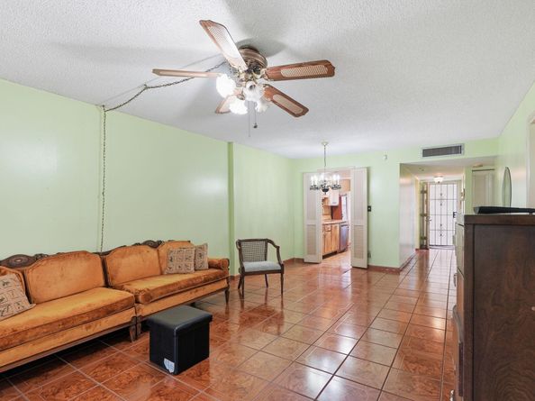 3000 NW 48th Terrace 130, Lauderdale Lakes FL 33313