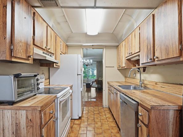 3000 NW 48th Terrace 130, Lauderdale Lakes FL 33313